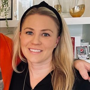 Meet your Posher, Caitlin